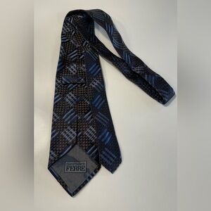 GIANFRANCO FERRE Black Geometric‎ 100% Silk Tie made in ITALY